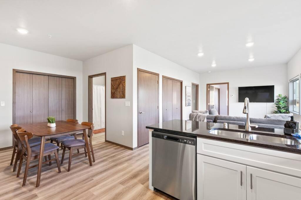Brand New 2 Bd 2 Bth Near Dt And Perry District Apartment Spokane Exterior foto